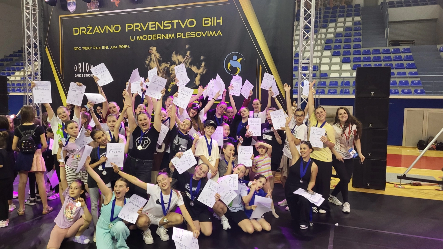 Plesni centar „Just Dance“ osvojio 17 medalja na Državnom prvenstvu u modernim plesovima BiH